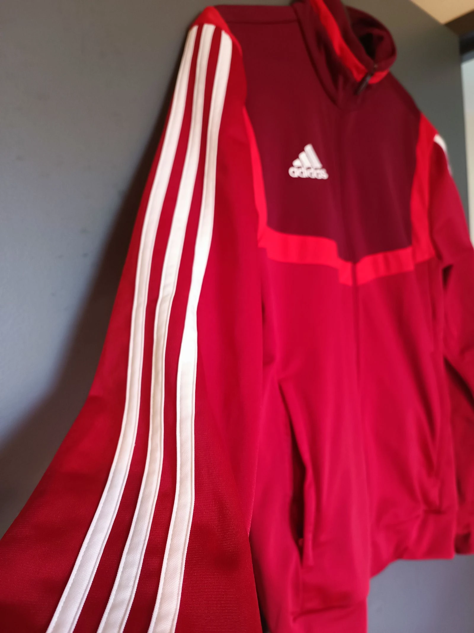Adidas unisex zip-up tracksuit jacket size XS in very good condition, red and white – photo 2